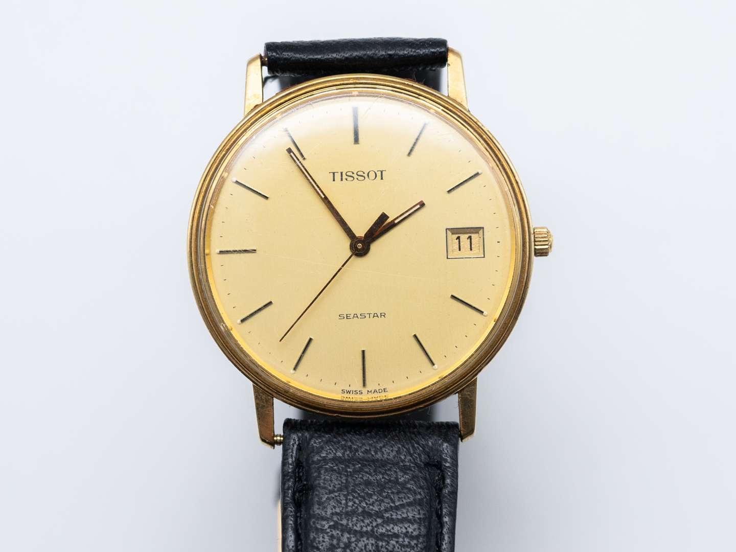 <p>TISSOT, SEASTAR, &nbsp;a modern 9 ct gold, centre seconds, calendar wristwatch.</p>