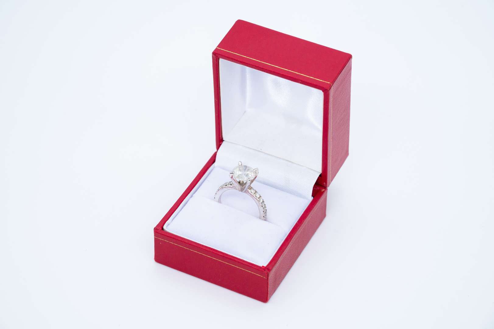 <p>A Solitaire Diamond Ring with 14ct white gold mount,</p>