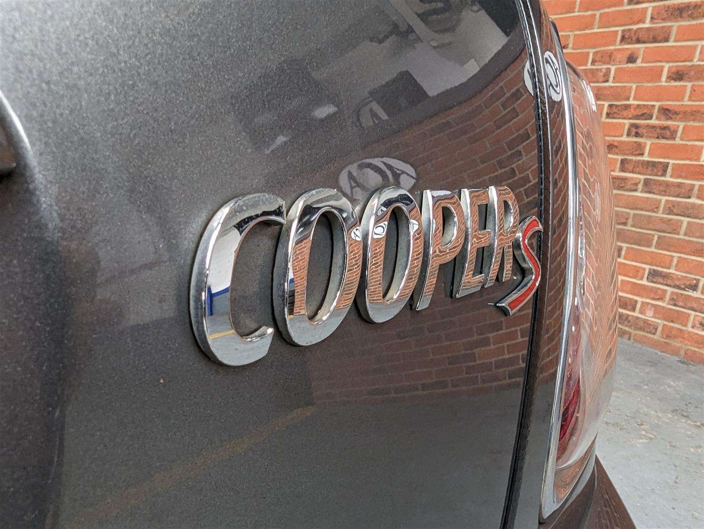 <p>2010 MINI COOPER S</p>
