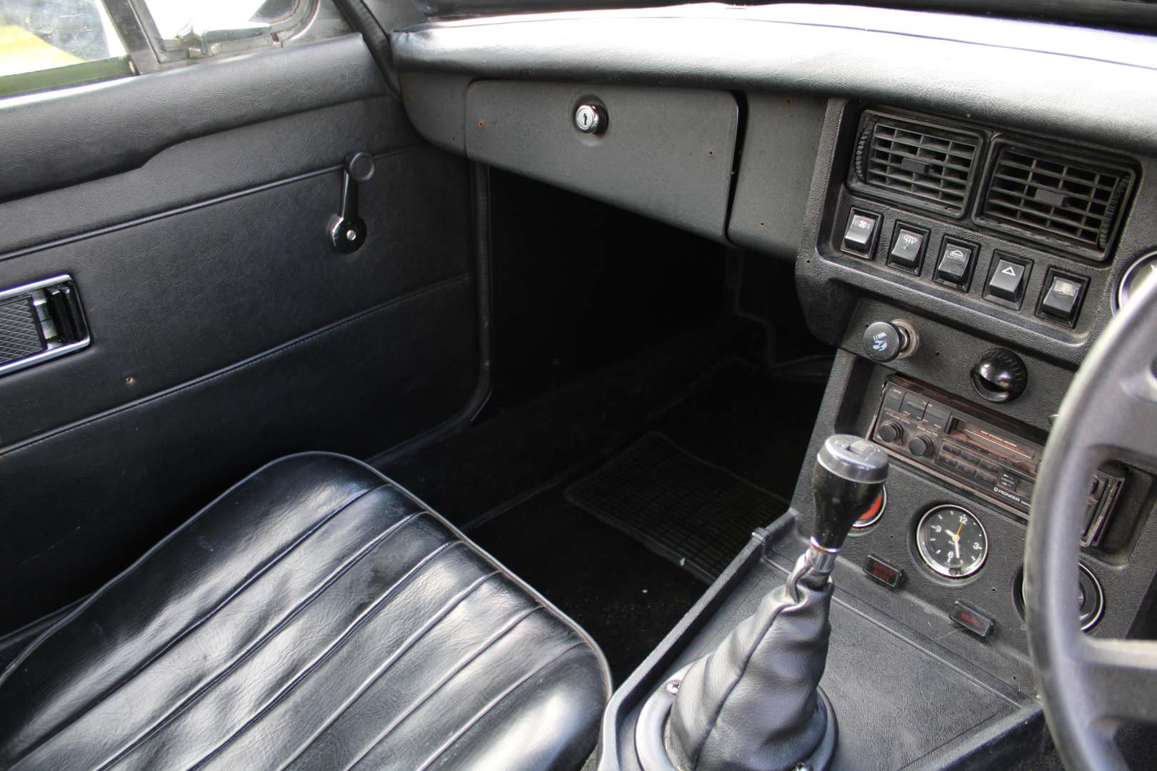 <p>1978 MG B GT</p>
