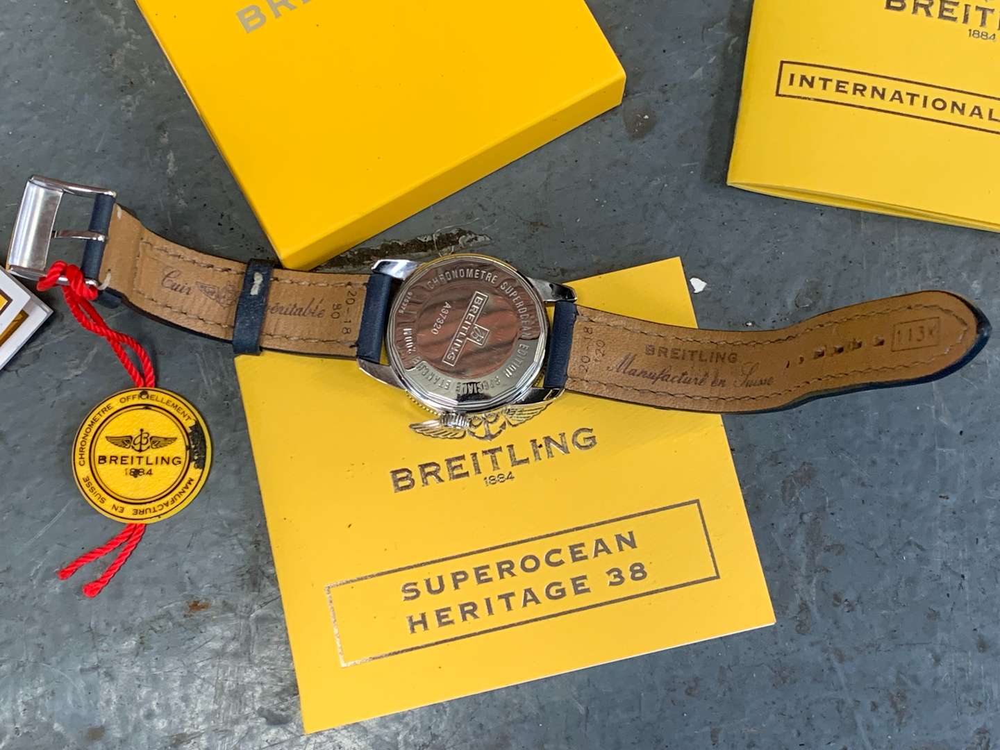 <p>Boxed 2010 Breitling Super Ocean Gents Wrist Watch</p>