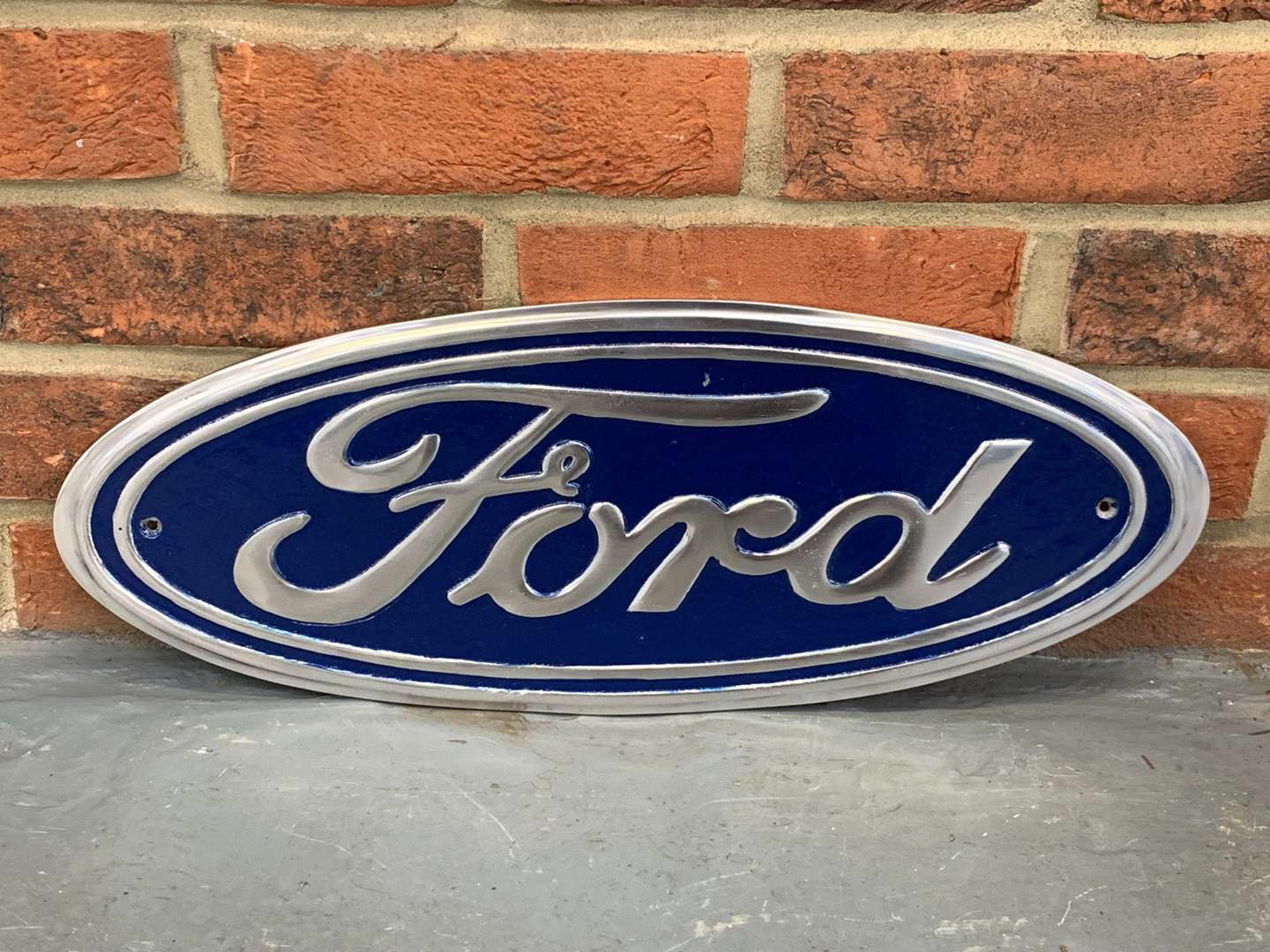 <p>Cast Aluminium Oval Ford Sign</p>