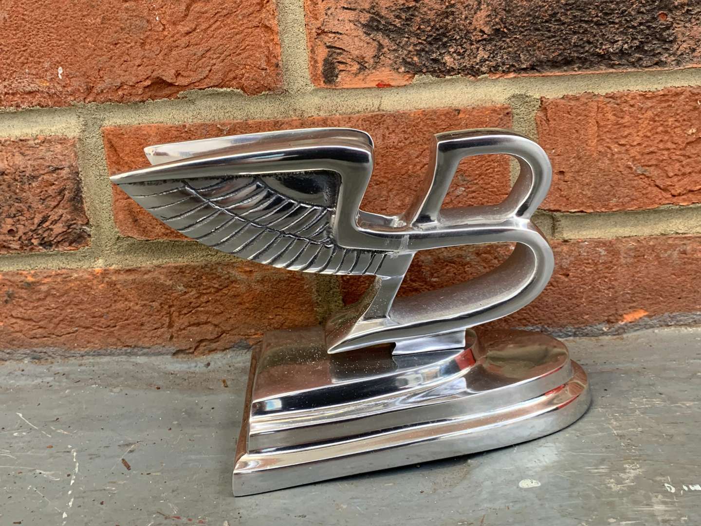 <p>Cast Aluminium Bentley Flying B Emblem&nbsp;</p>