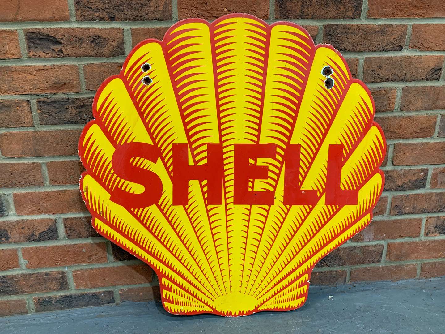 <p>Enamel Shell Sign</p>