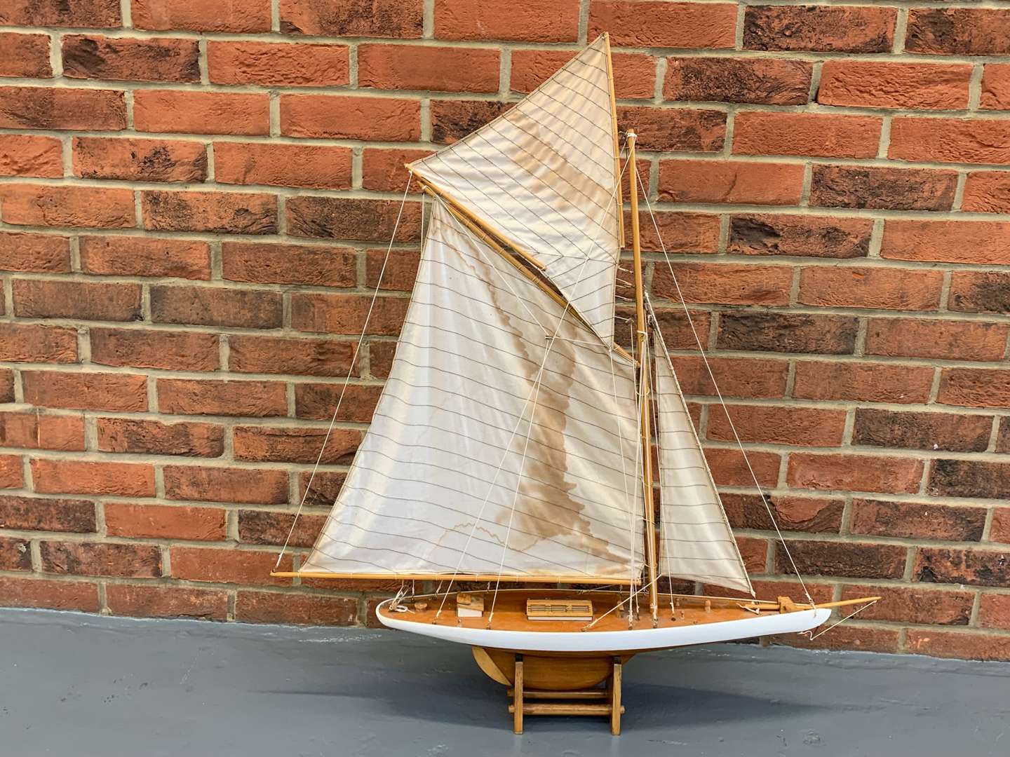 <p>Wooden Model of a Pond Yacht&nbsp;</p>