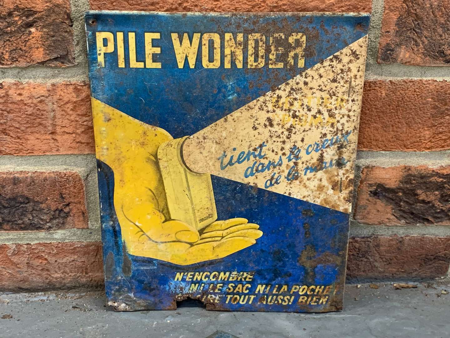 <p>Two Tin French Signs&nbsp;</p>