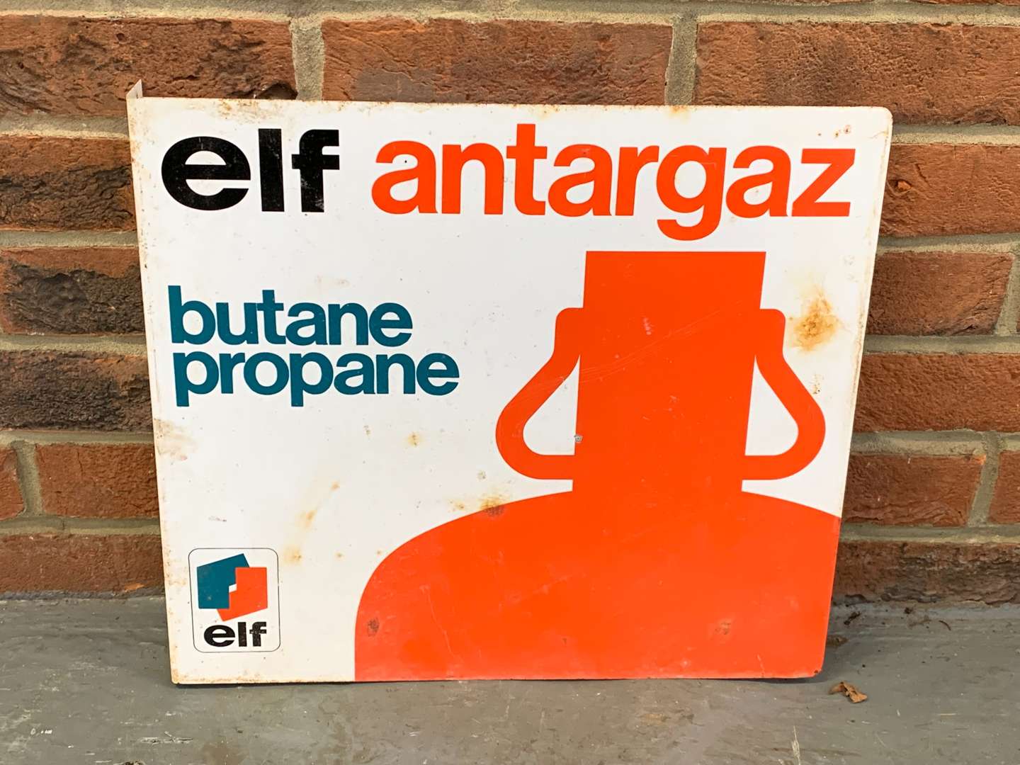 <p>Metal ELF Antargaz Flanged Sign</p>