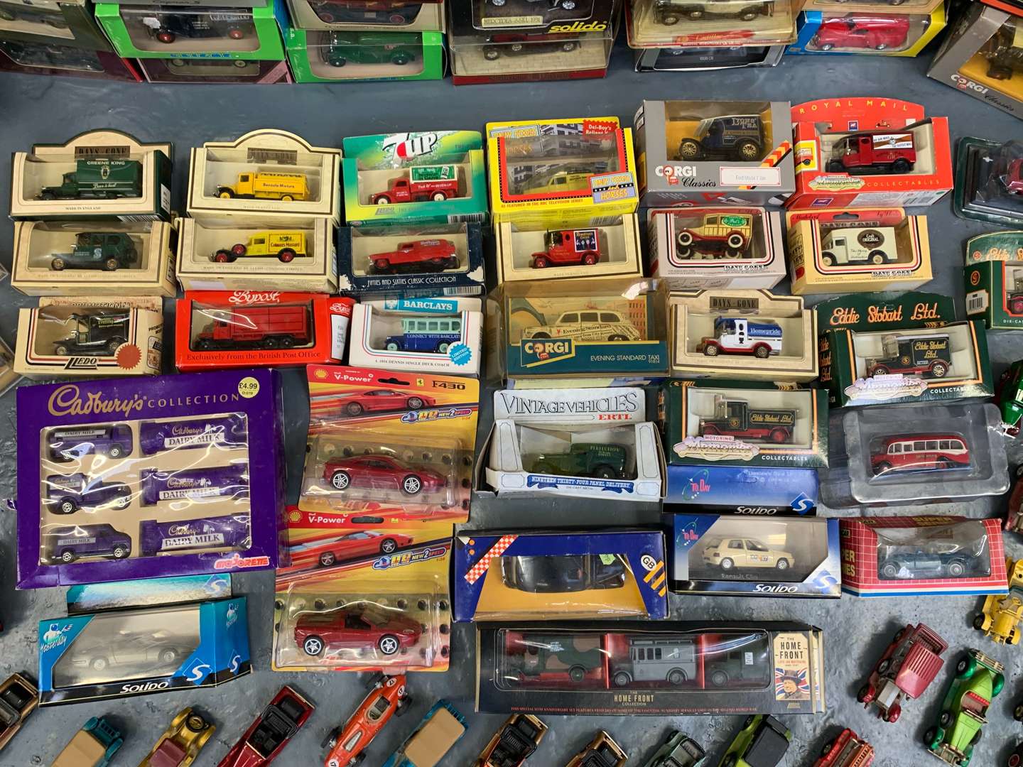 <p>Large Collection of Boxed and Unboxed Die Cast Cars</p>