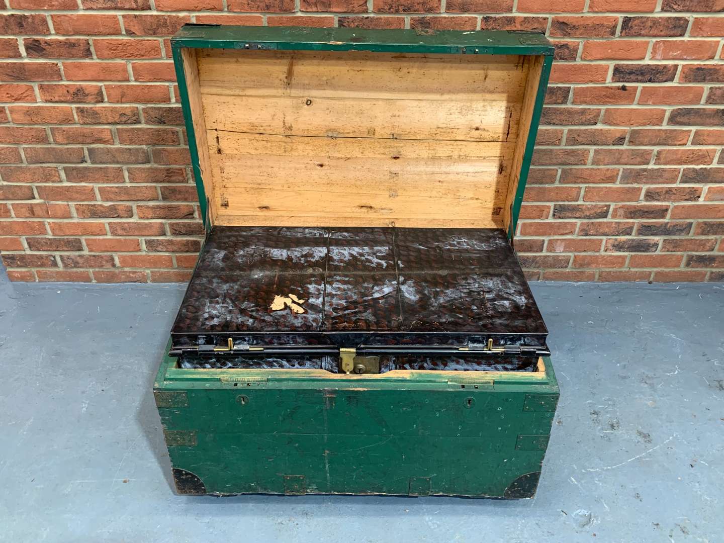 <p>Vintage Wooden Trunk With Metal Liner and Mounts</p>