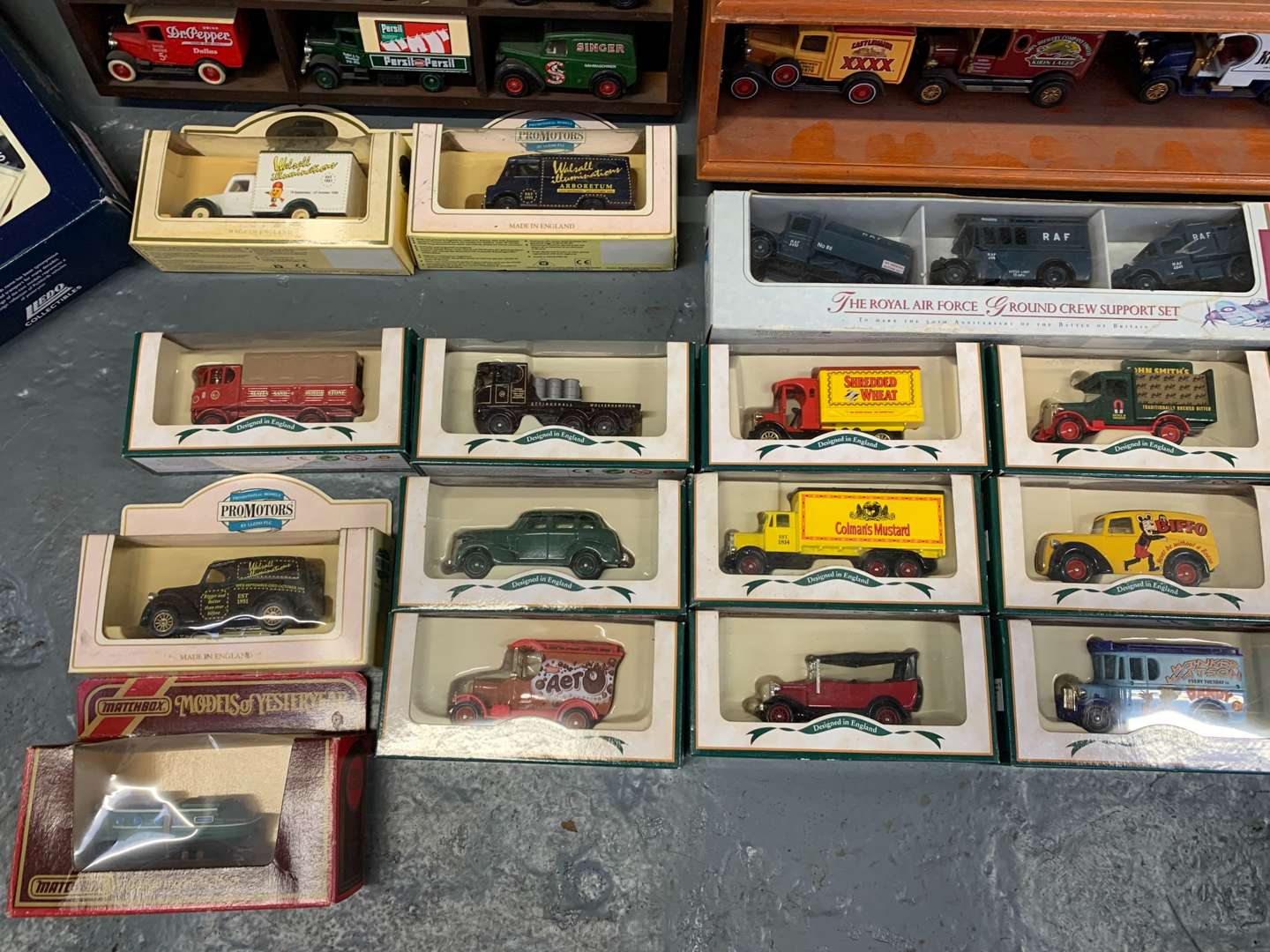 <p>Quantity of Play Worn Die Cast Cars</p>