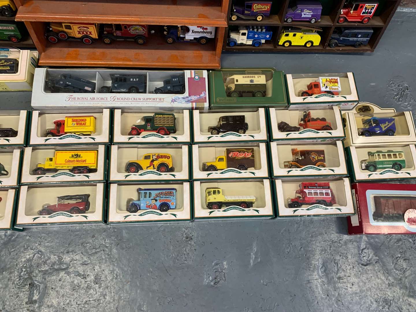 <p>Quantity of Play Worn Die Cast Cars</p>