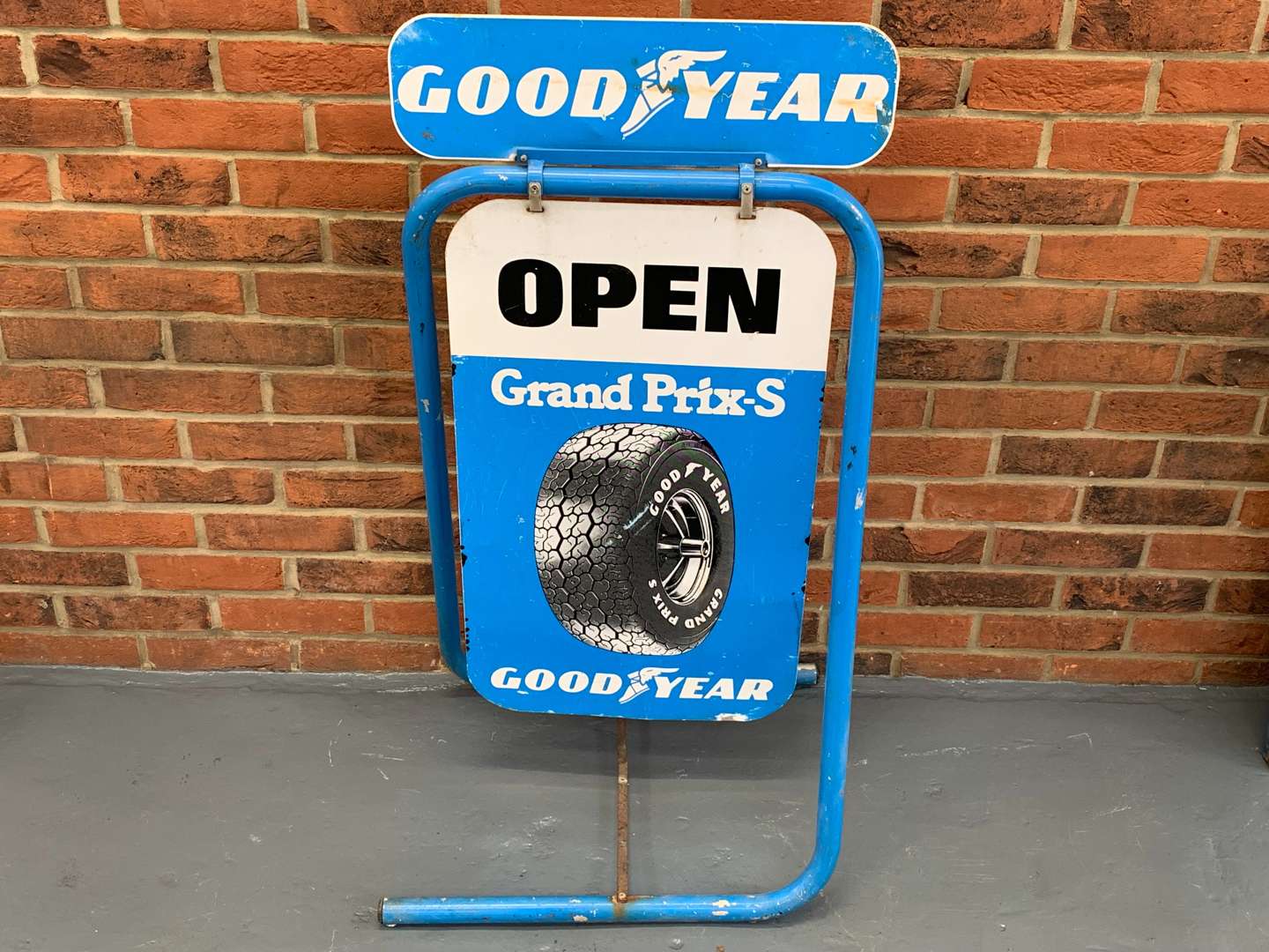 <p>Metal Goodyear Forecourt Open Sign</p>