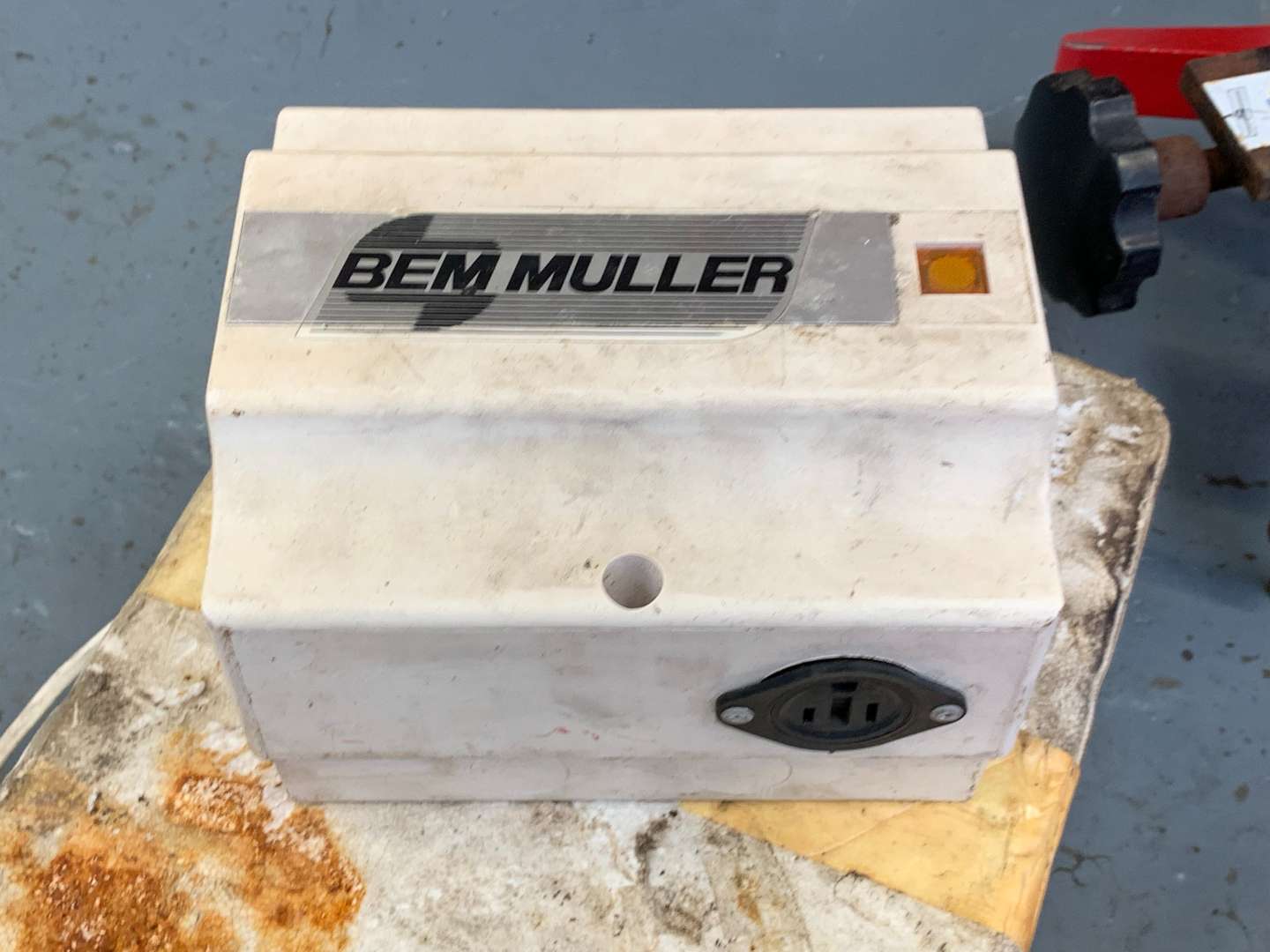 <p>Garage BEM Muller Wheel Aliment Equipment</p>