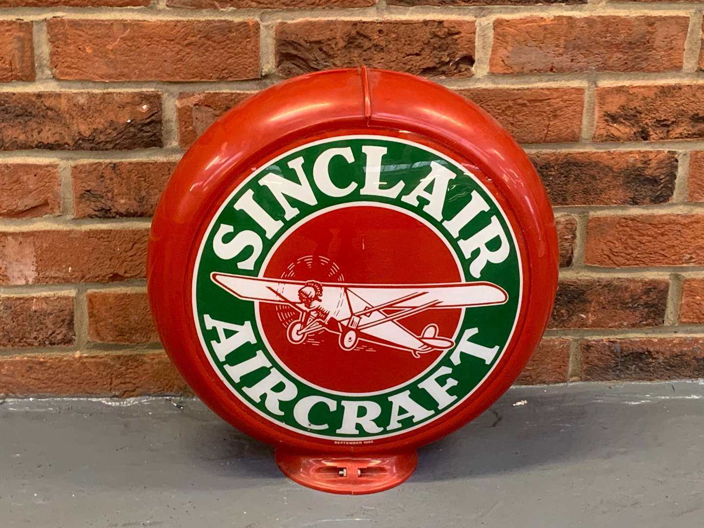 <p>Plastic Texaco Sinclair Aircraft Petrol Globe</p>