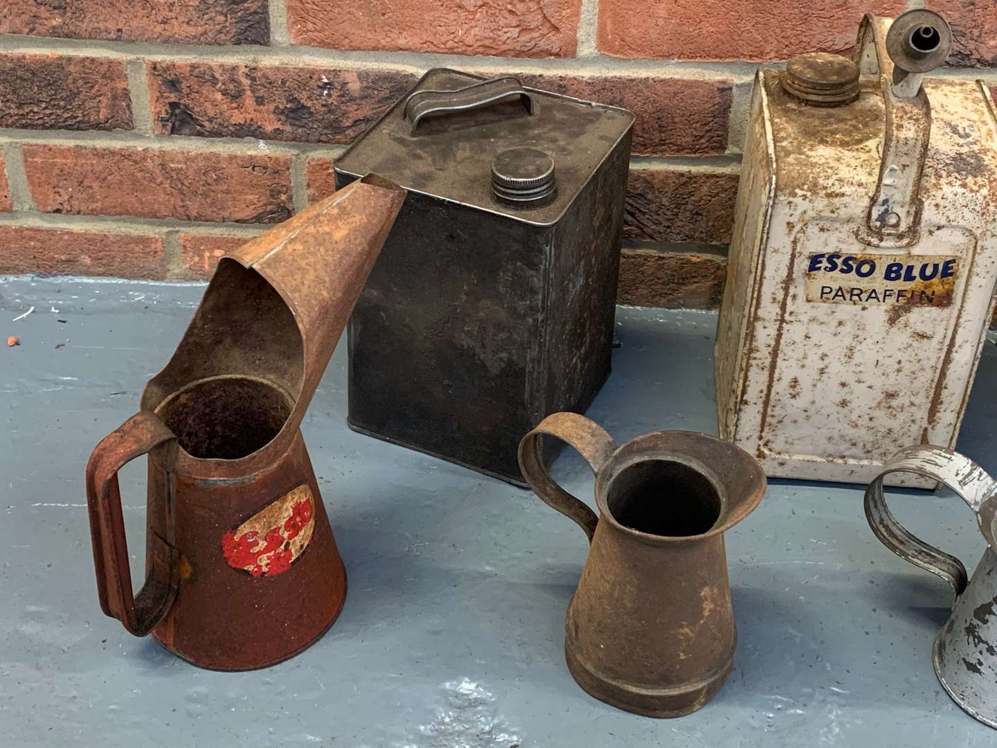 <p>Seven Vintage Oil Cans and Pourers</p>