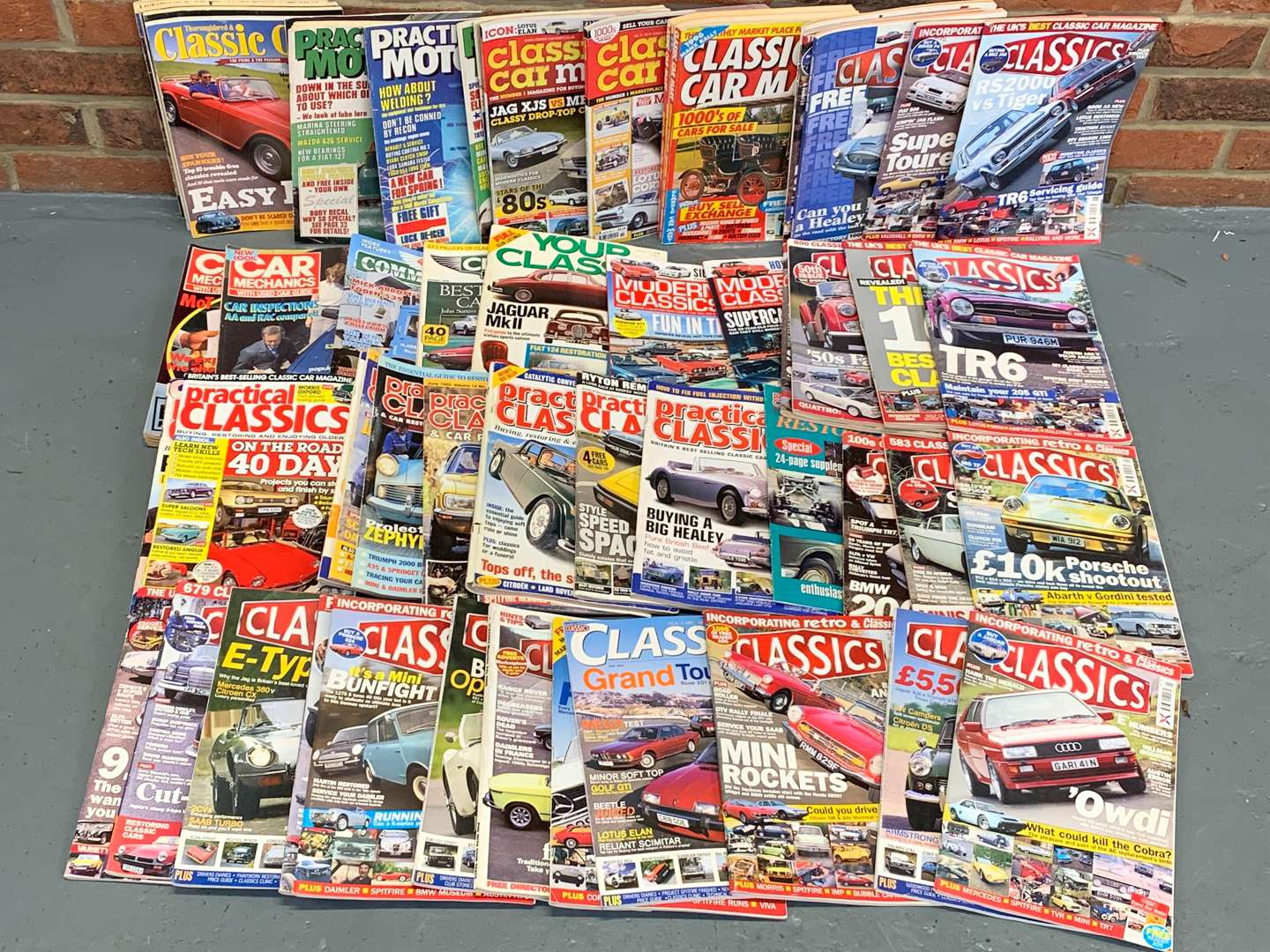 <p>Large Quantity of Classic Car Magazines&nbsp;</p>