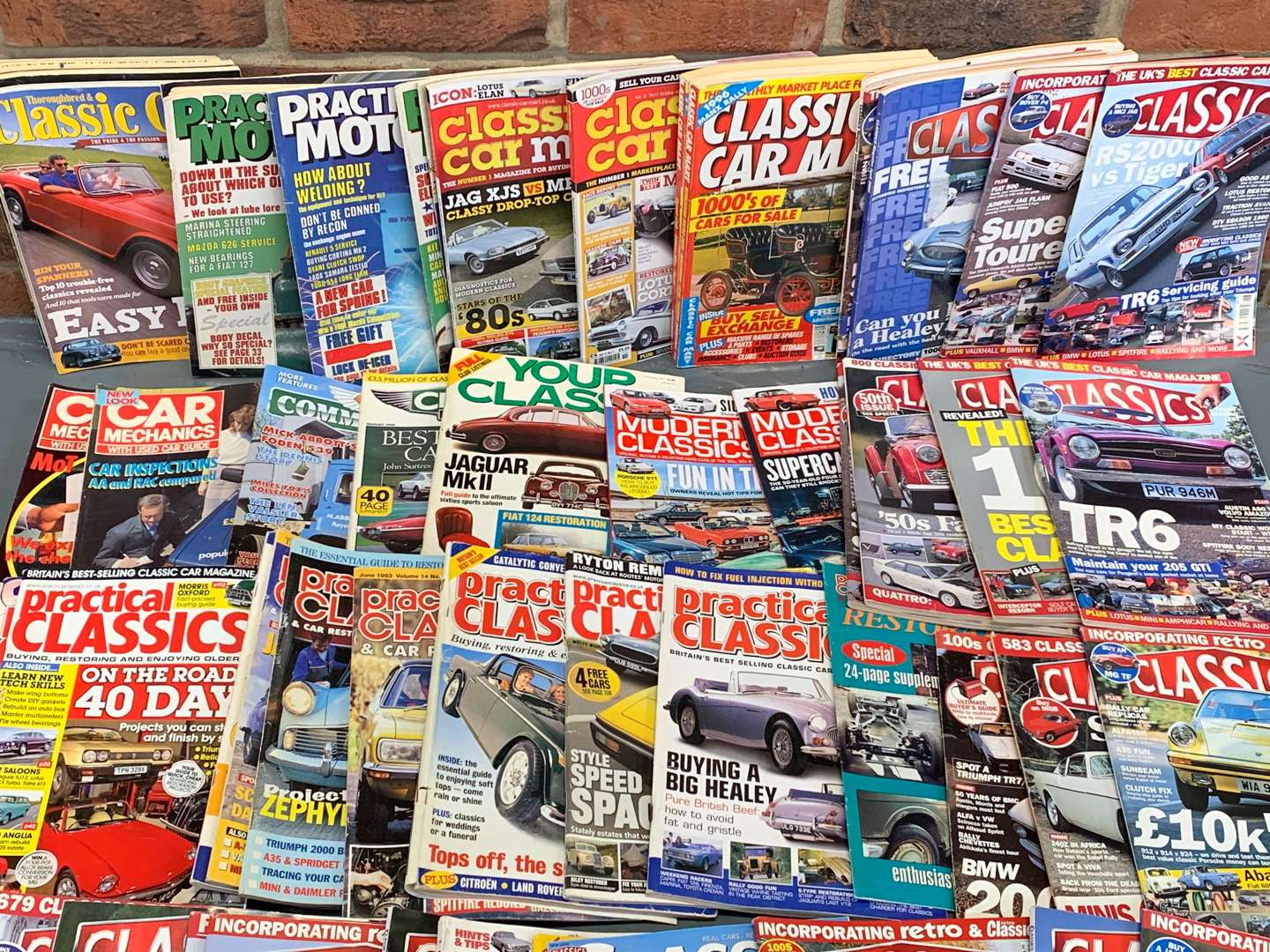 <p>Large Quantity of Classic Car Magazines&nbsp;</p>