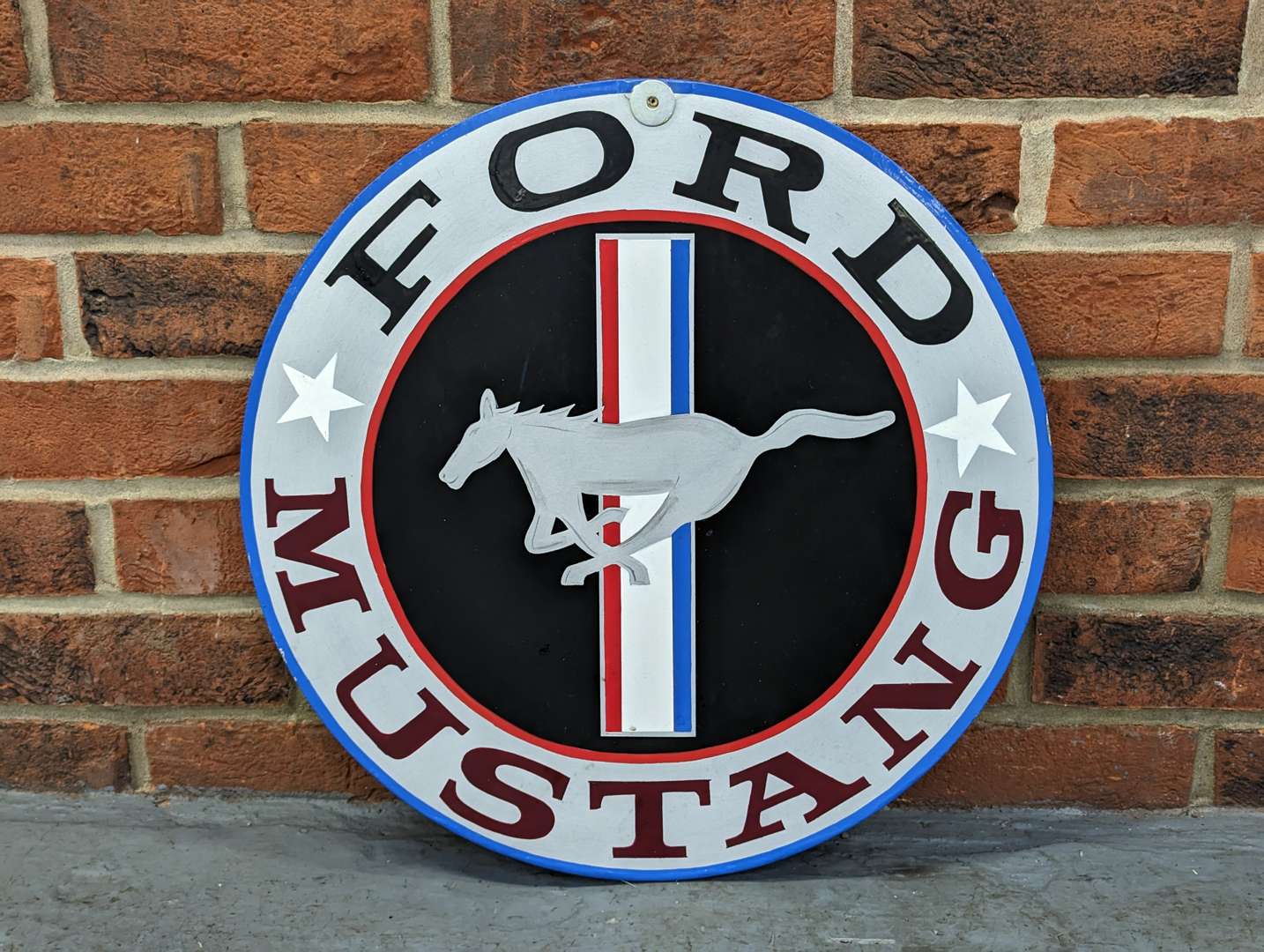 <p>Painted Ford Mustang Circular Wooden Sign</p>
