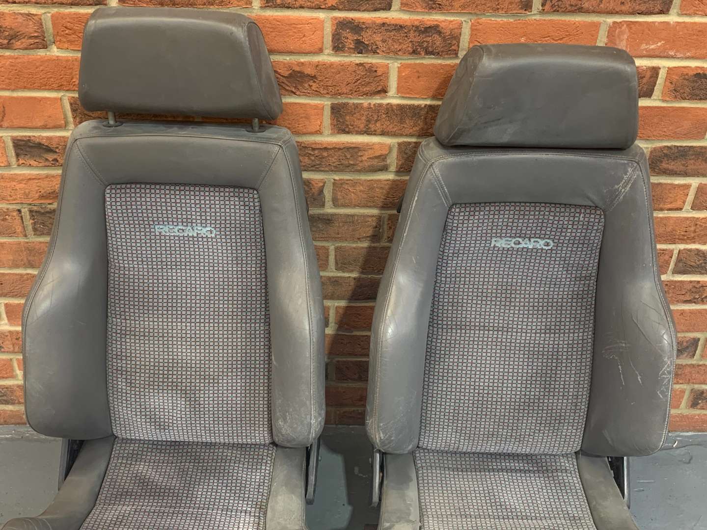 <p>Pair of Recaro Front Seats&nbsp;</p>