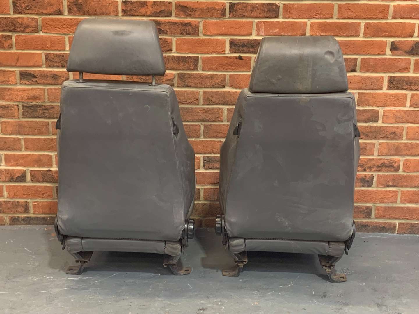 <p>Pair of Recaro Front Seats&nbsp;</p>