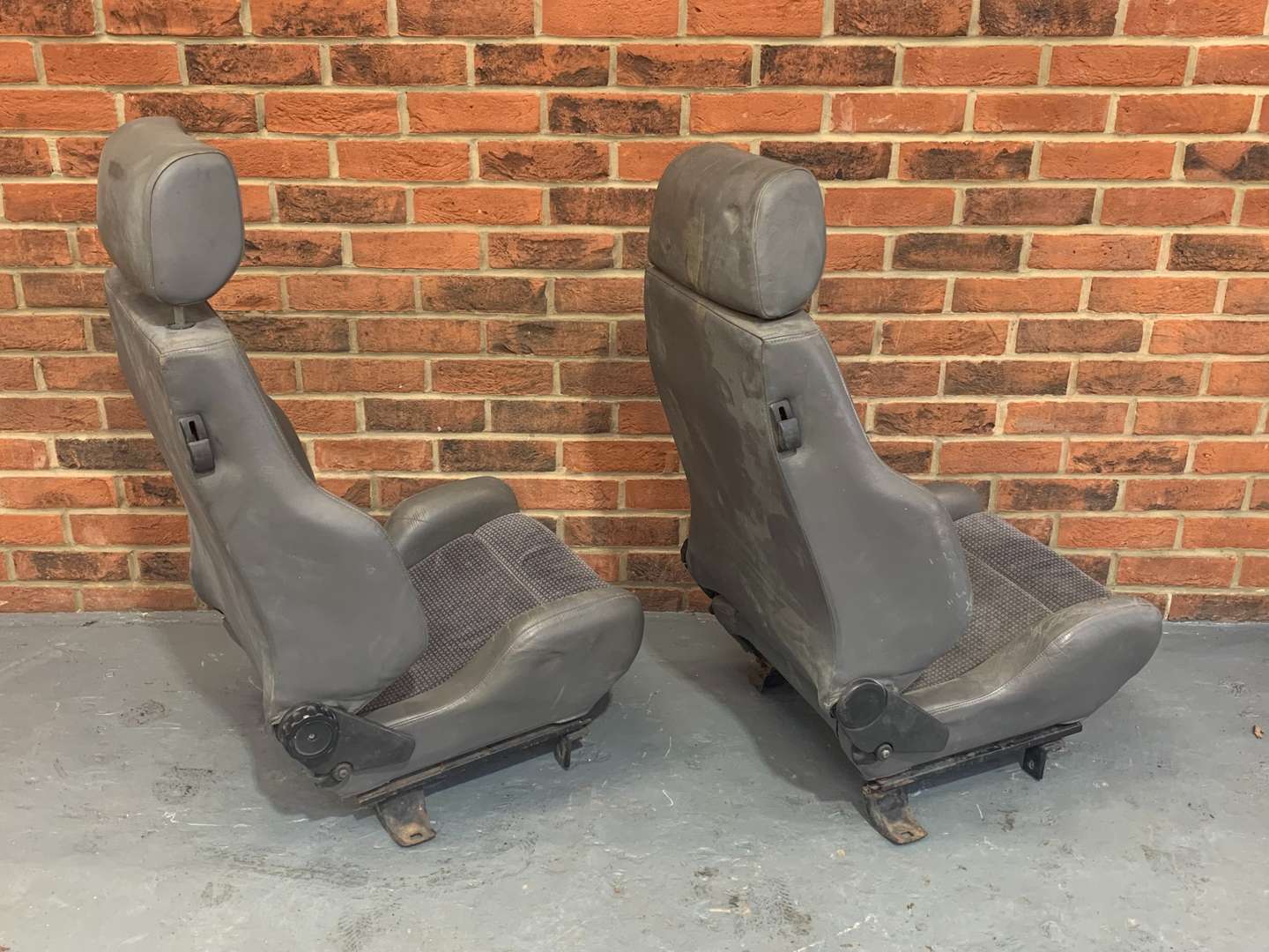 <p>Pair of Recaro Front Seats&nbsp;</p>