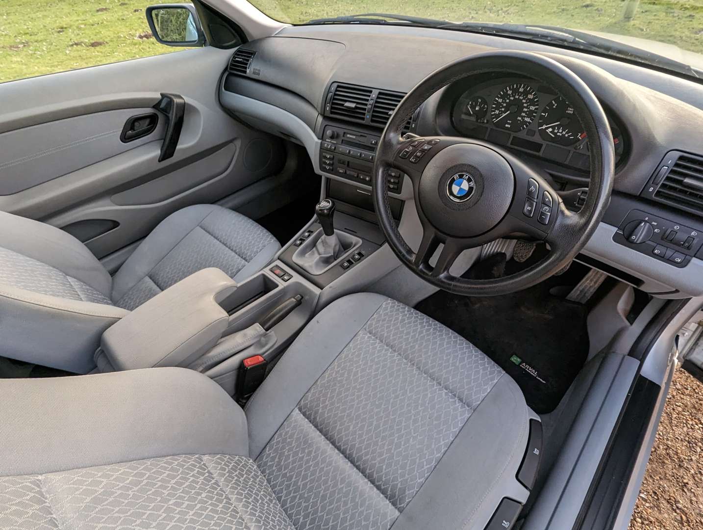 <p>2001 BMW 316TI SE COMPACT</p>