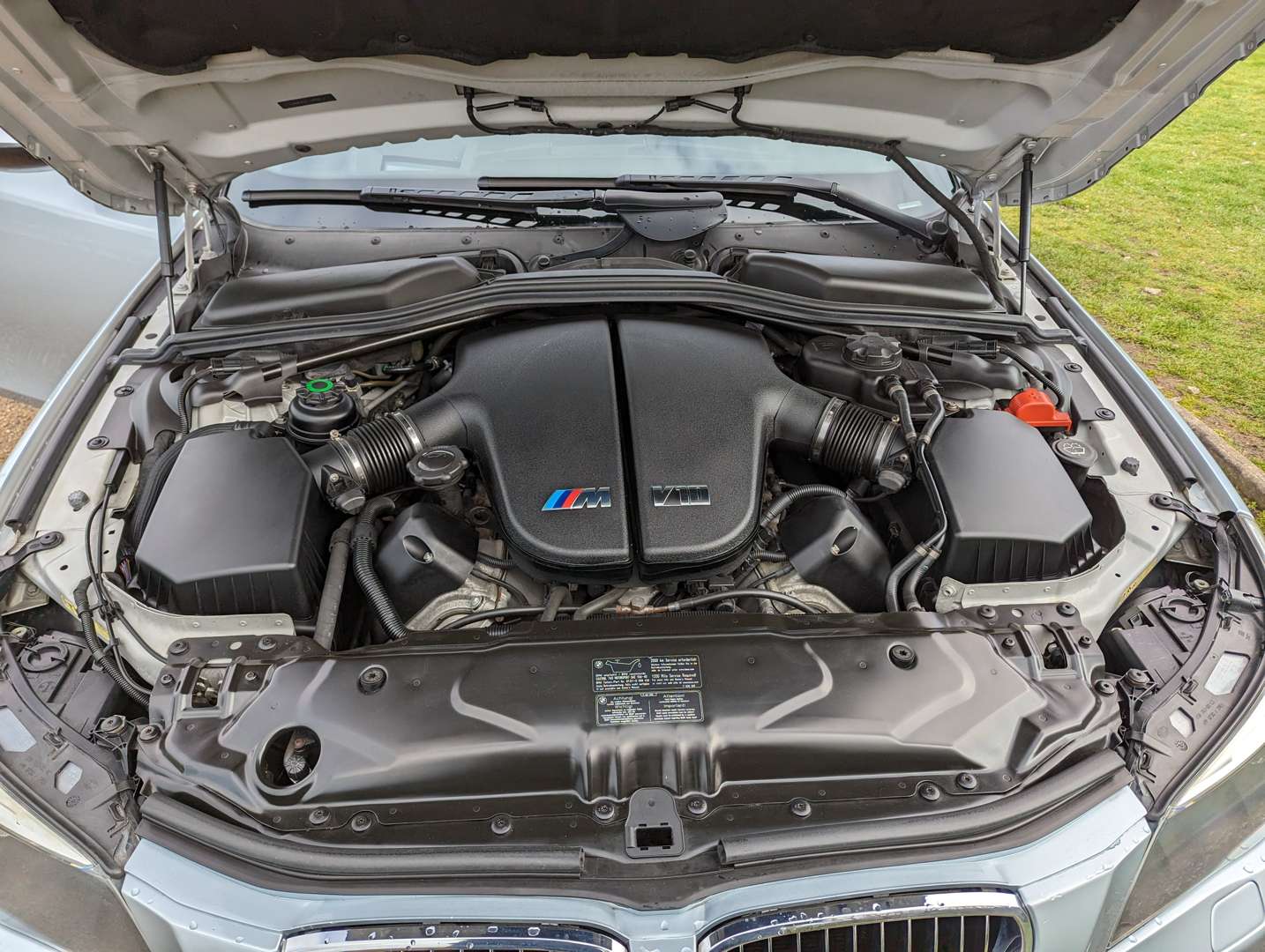<p>2005 BMW M5</p>