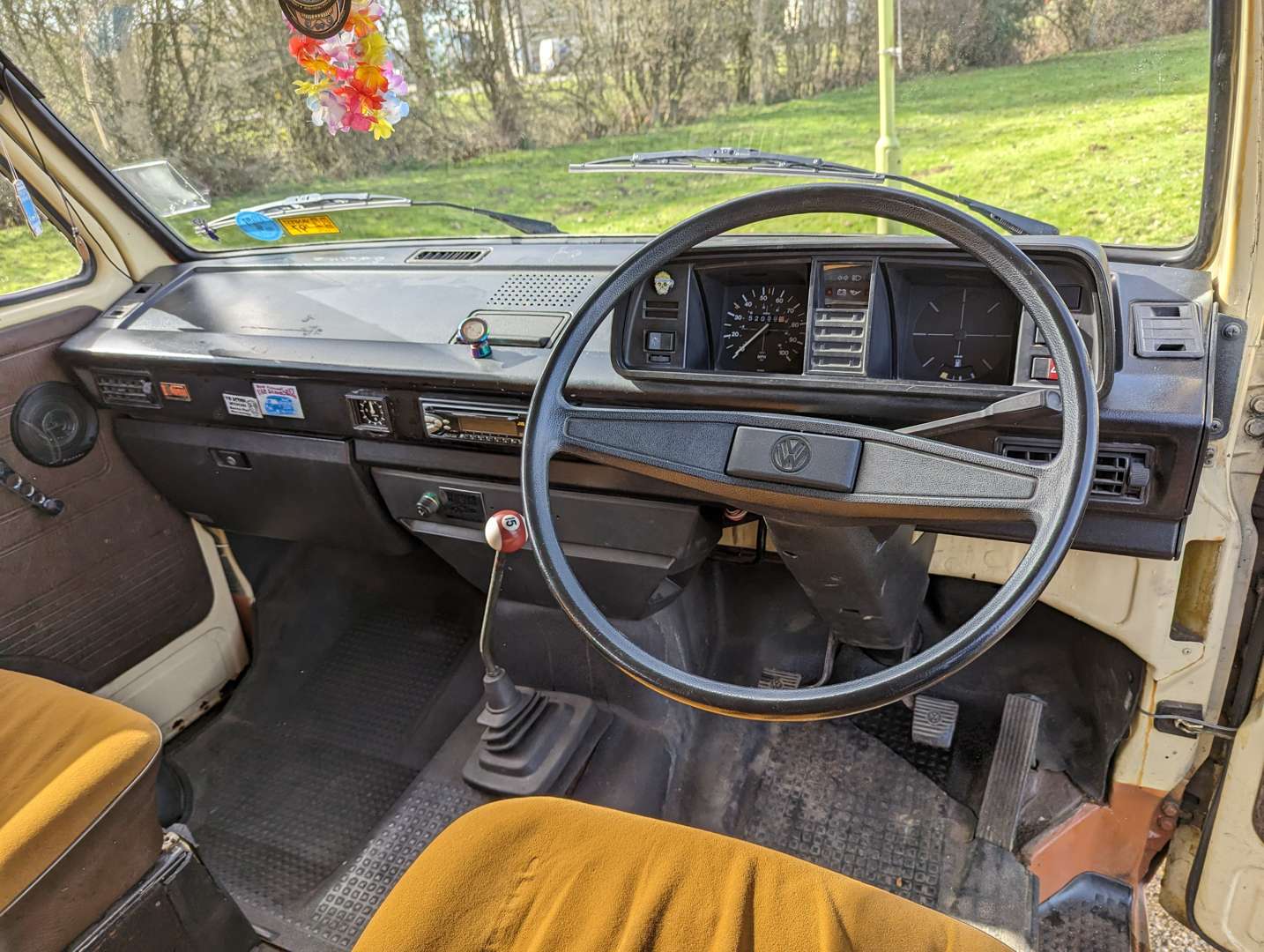 <p>1980 VW (T3/T25) DEVON CAMPER&nbsp;</p>