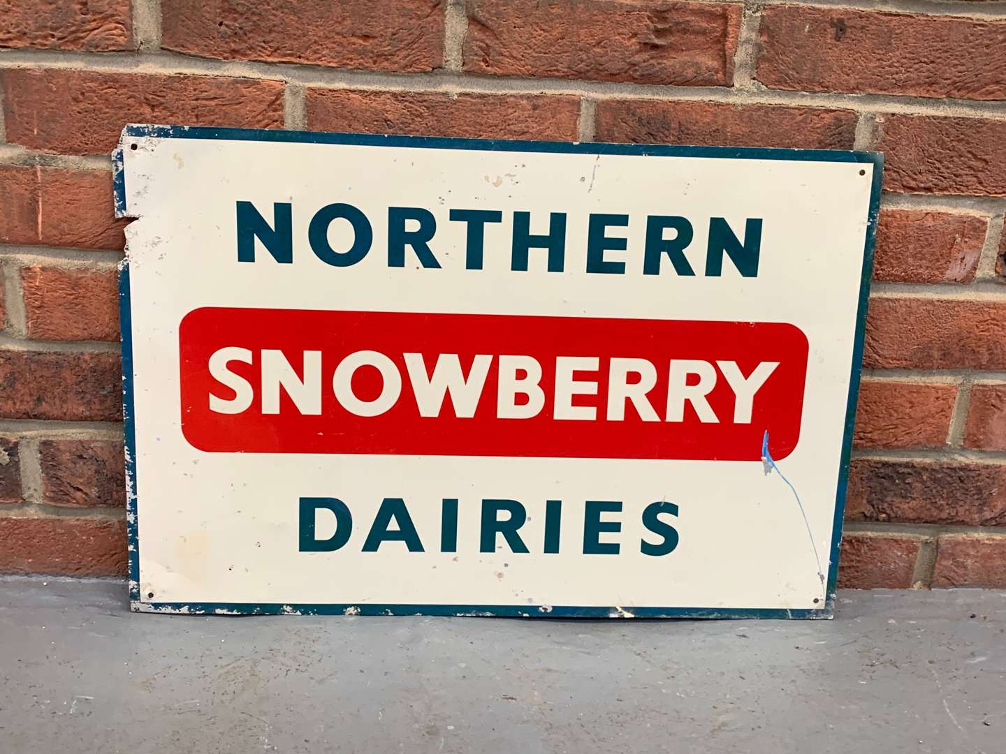 <p>Aluminium Northern Snowberry Dairies Sign</p>