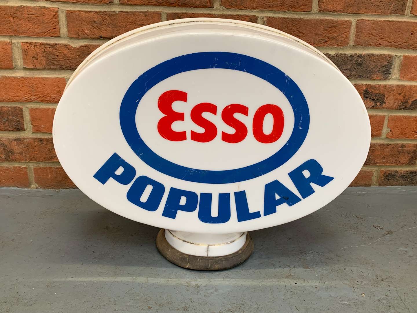 <p>Original Plastic Esso Popular Petrol Globe</p>