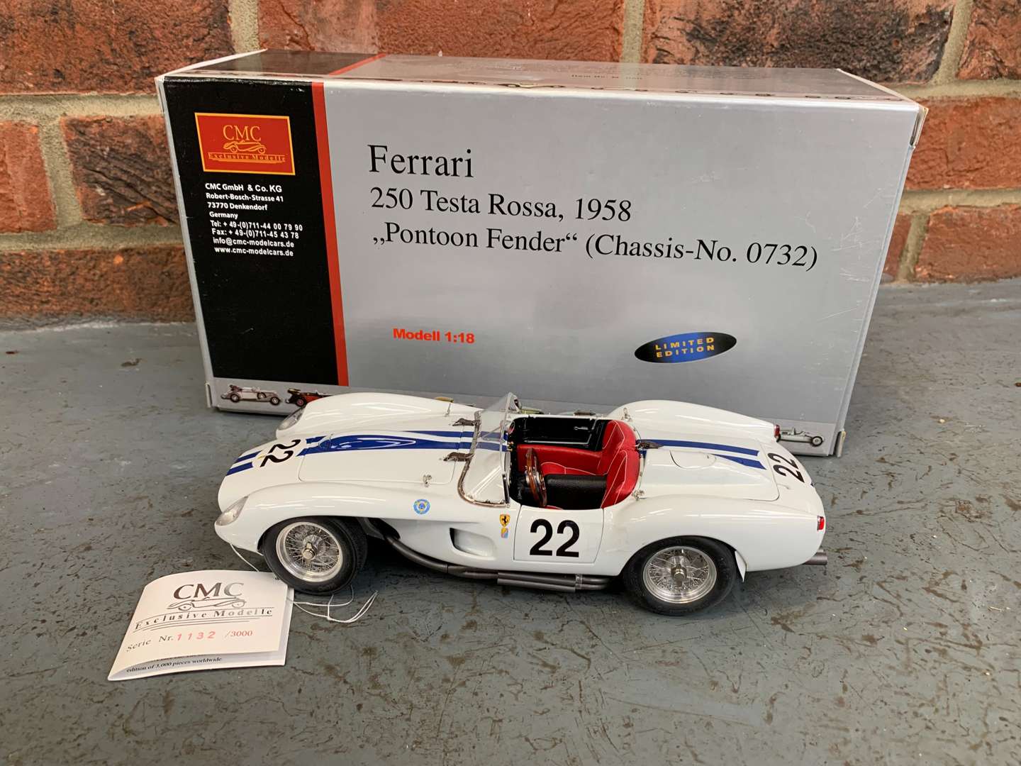 CMC Ferrari 250 Testa Rossa 1958 Pontoon Fender 1:18 Scale 