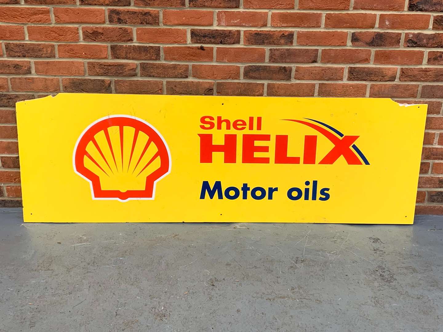 <p>Plastic Shell Helix Motor Oils Sign</p>