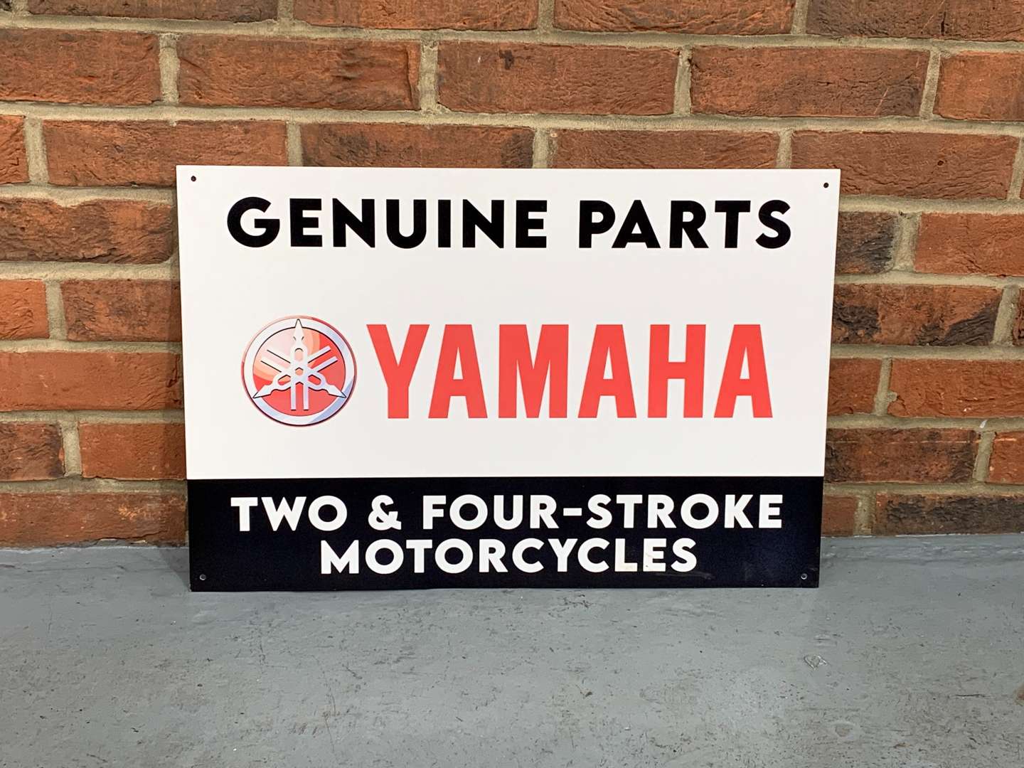 <p>Yamaha Genuine Parts, Sign</p>