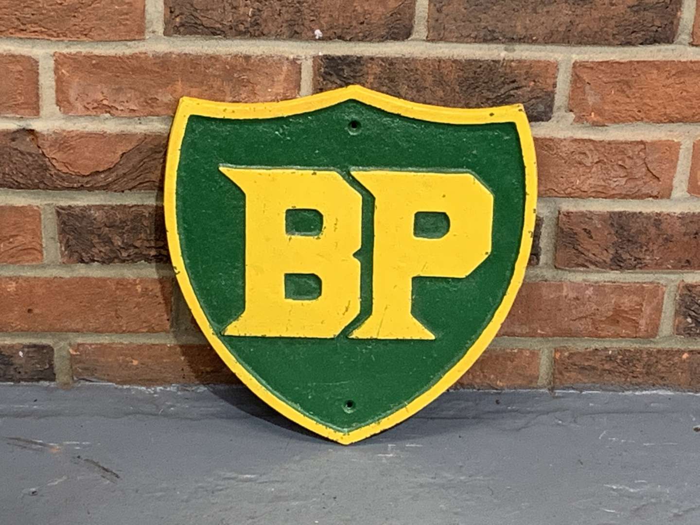 <p>Cast Iron BP Emblem Sign&nbsp;</p>