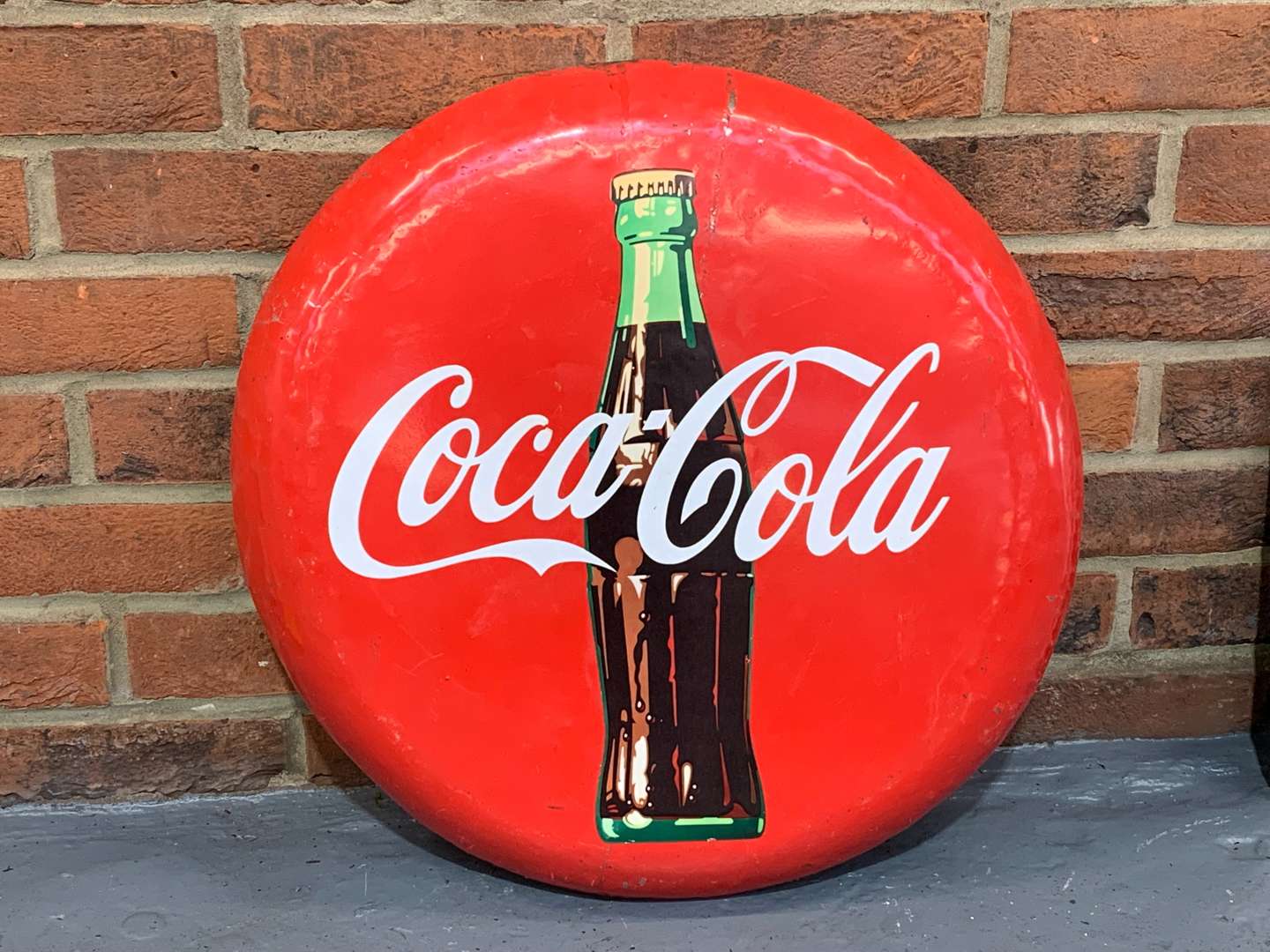 <p>Metal Convex Coca Cola Circular Sign</p>