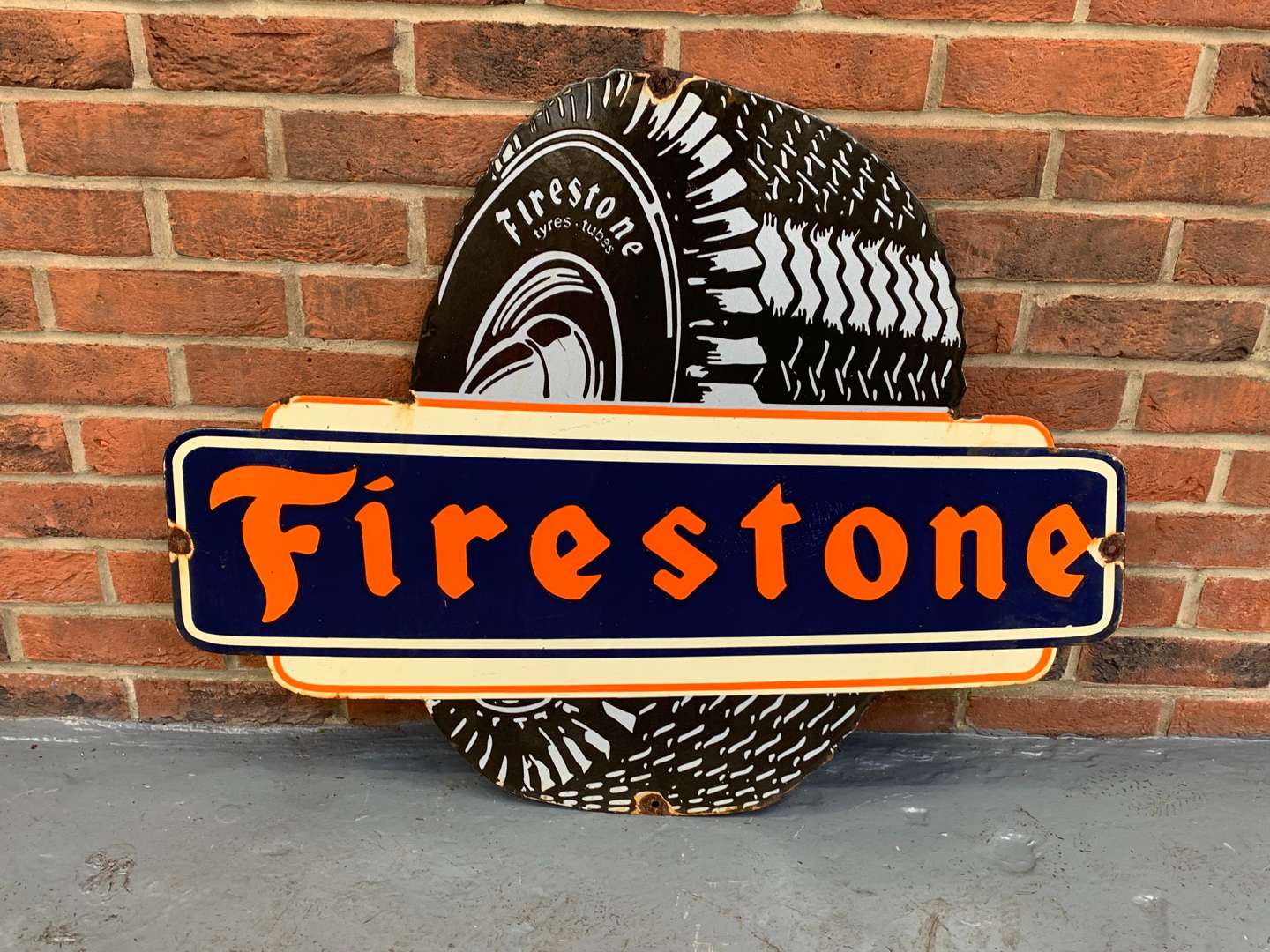 <p>Enamel Firestone Tyre Sign</p>