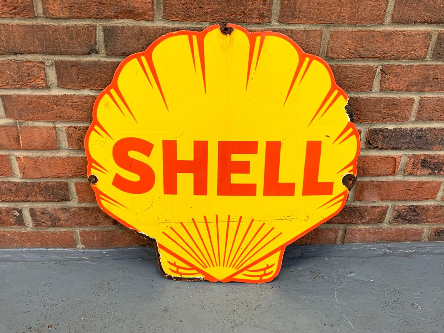 <p>Enamel Shell Sign</p>