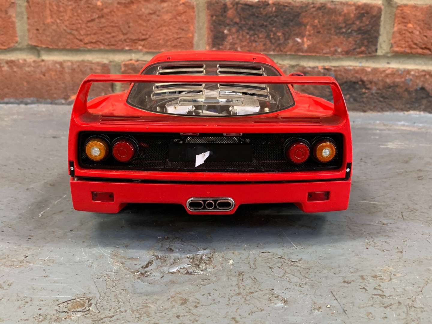 <p>Kyosho Die Cast F40 1:12 Scale Model</p>