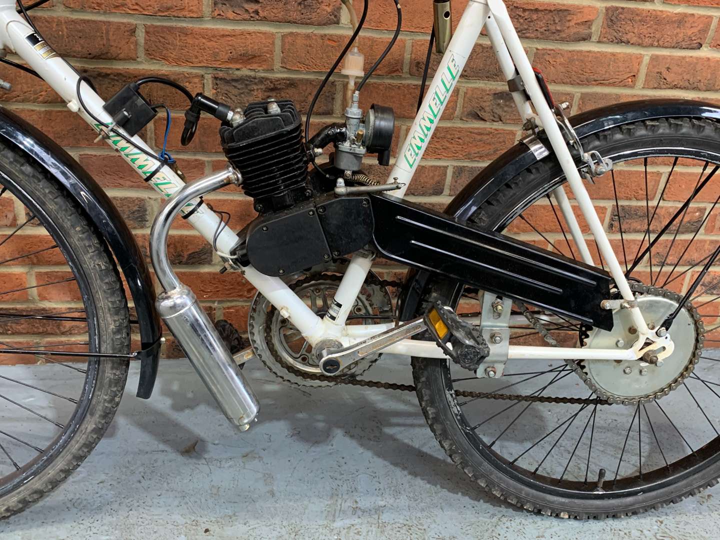 <p>Emmelle Mountain Bike Fitted With 80cc Engine</p>