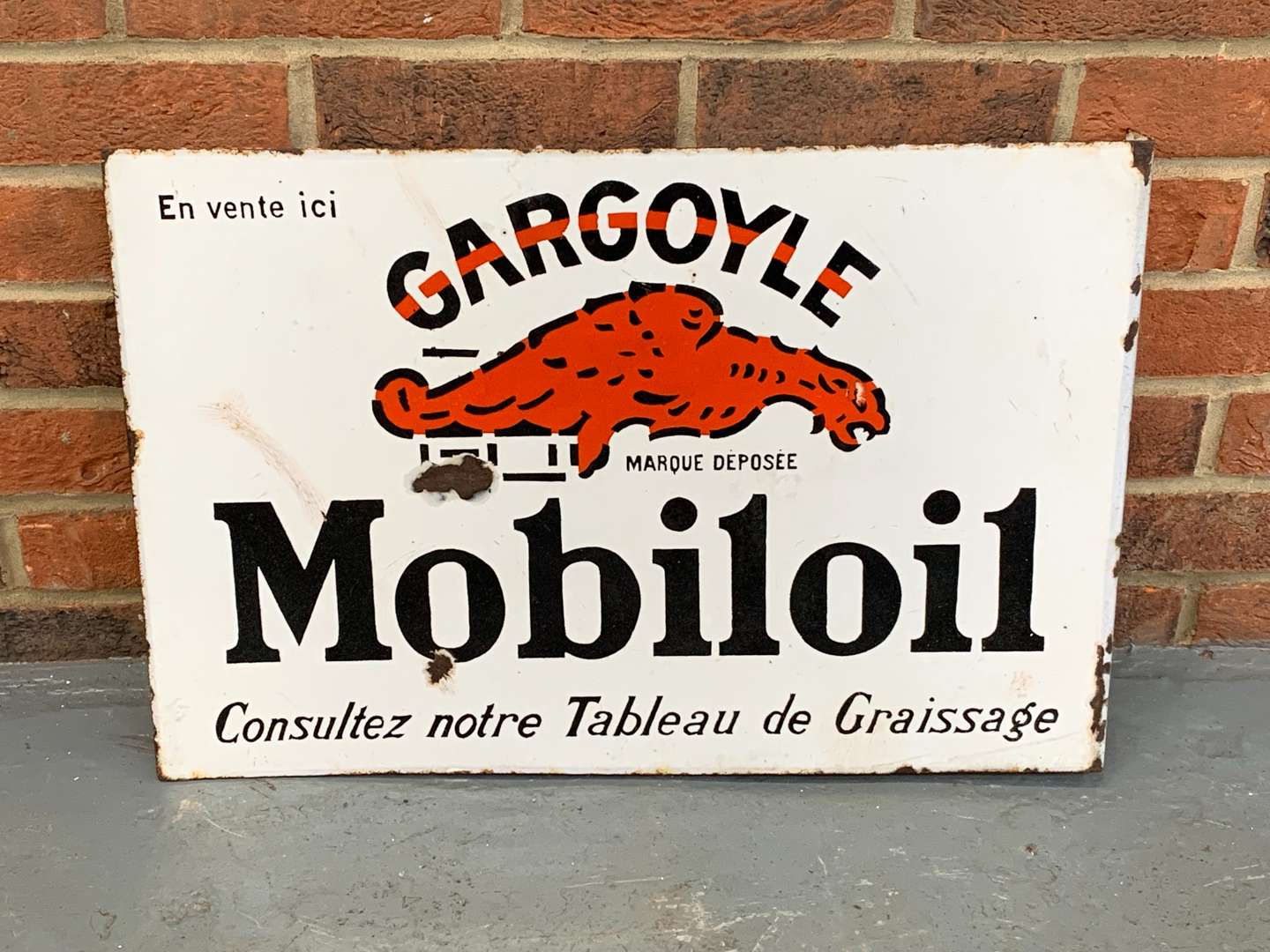 <p>Enamel Gargoyle Mobiloil Flange Sign</p>