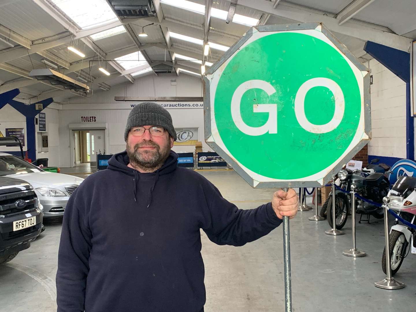 <p>Stop/GO Workmans Sign</p>