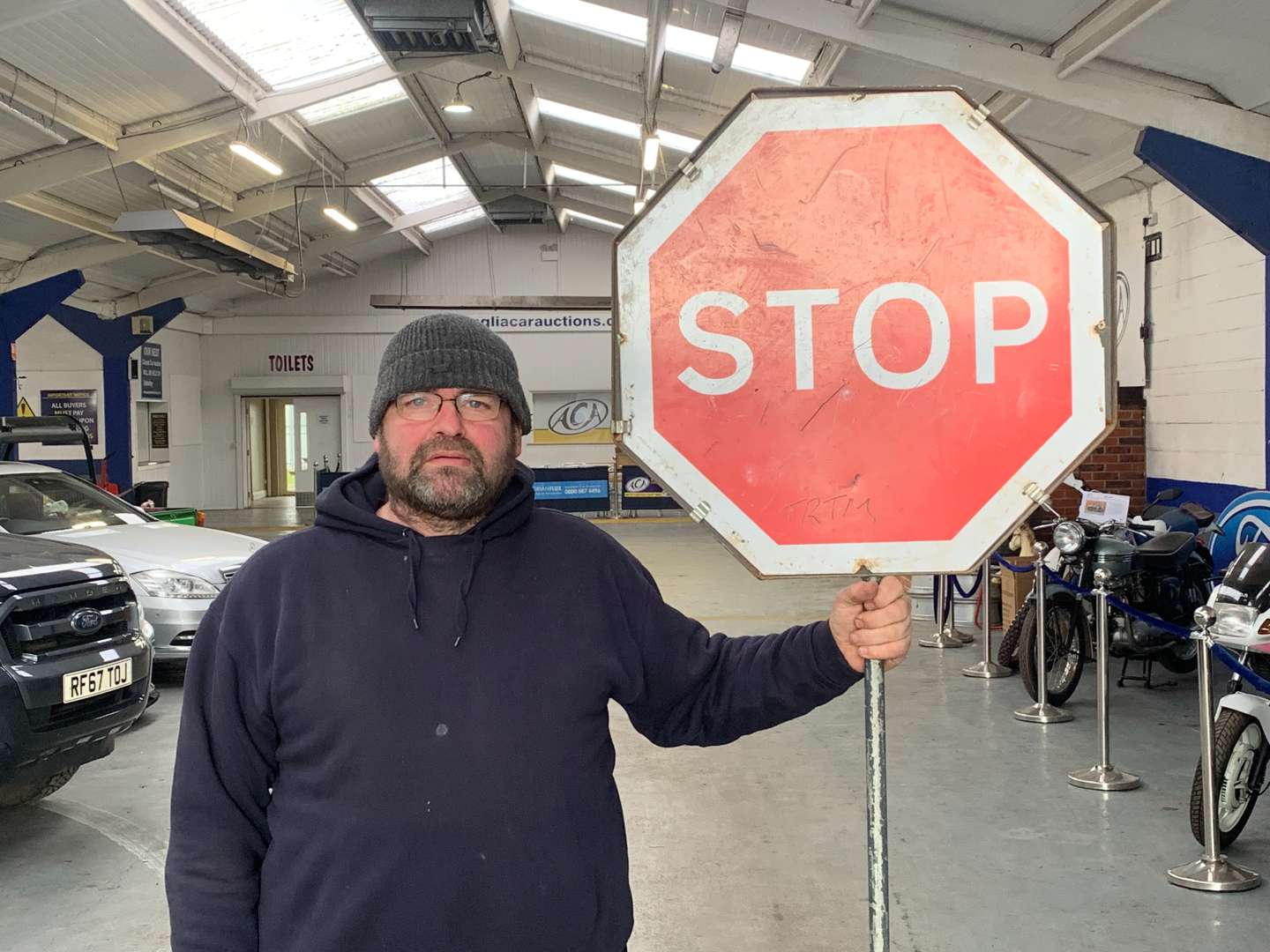 <p>Stop/GO Workmans Sign</p>