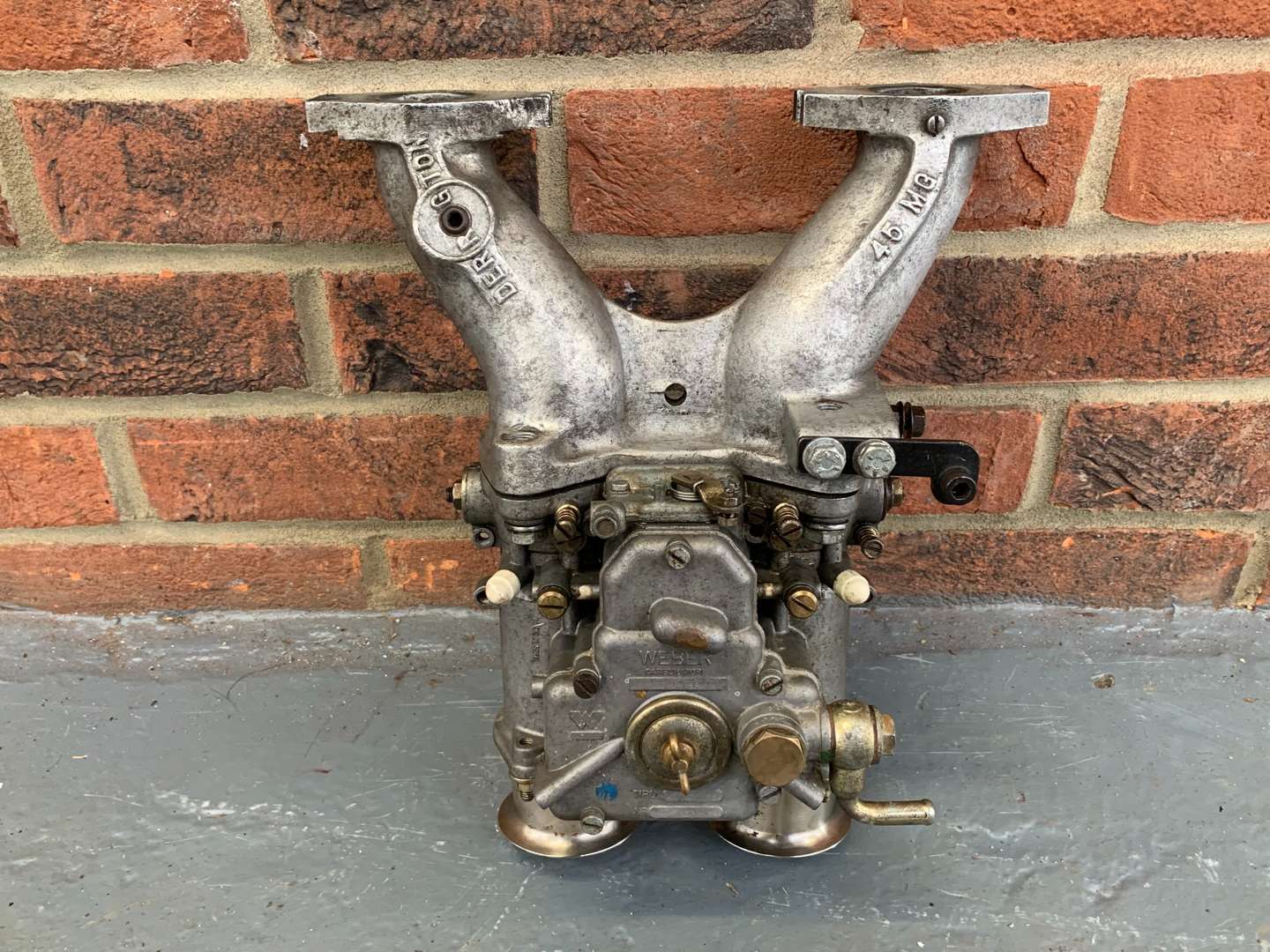 <p>MG “B” Series Derrington Inlet Manifold and Weber 45 Dcoe Carbs</p>