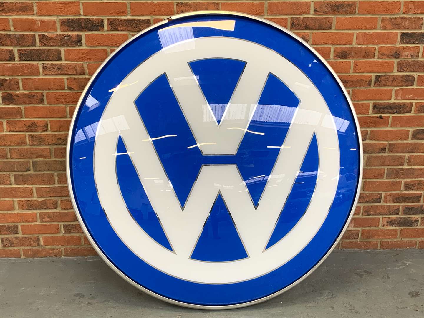 <p>Large Plastic VW Dealership Sign</p>