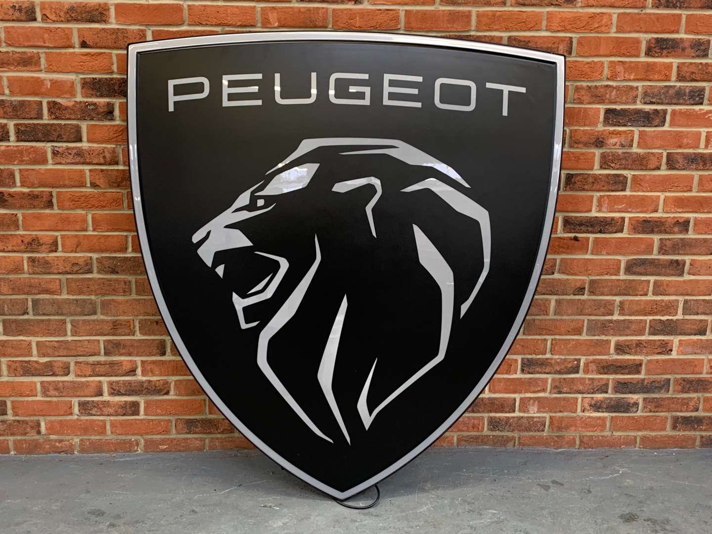 <p>Extreme;y Large Peugeot Shield Illuminated Dealership Sign</p>