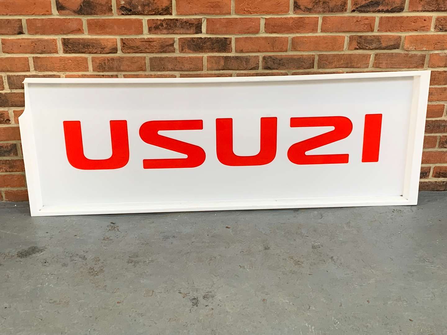 <p>Plastic ISUZU Dealership Sign&nbsp;</p>