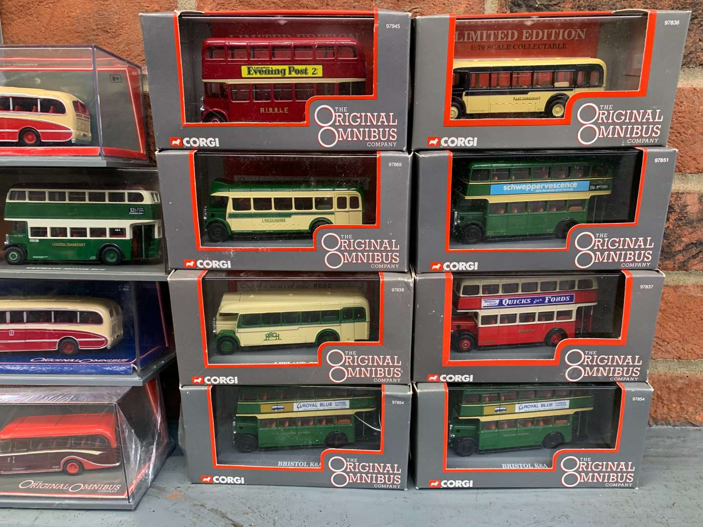 <p>Boxed Corgi Die Cast Model Buses (25)</p>