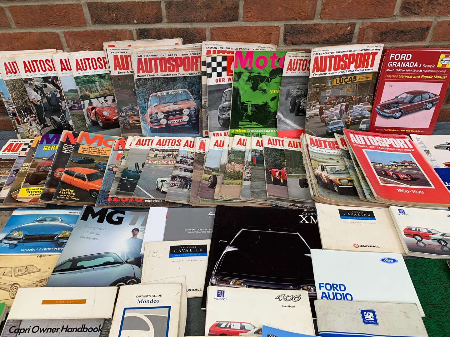 <p>Quantity of Autosport Magazines and Car Handbooks</p>