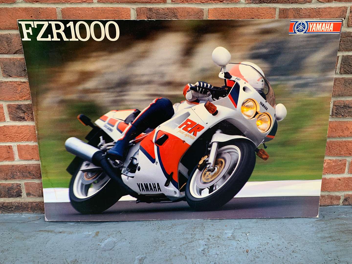 <p>Yamaha FZR1000 Poster on Board</p>