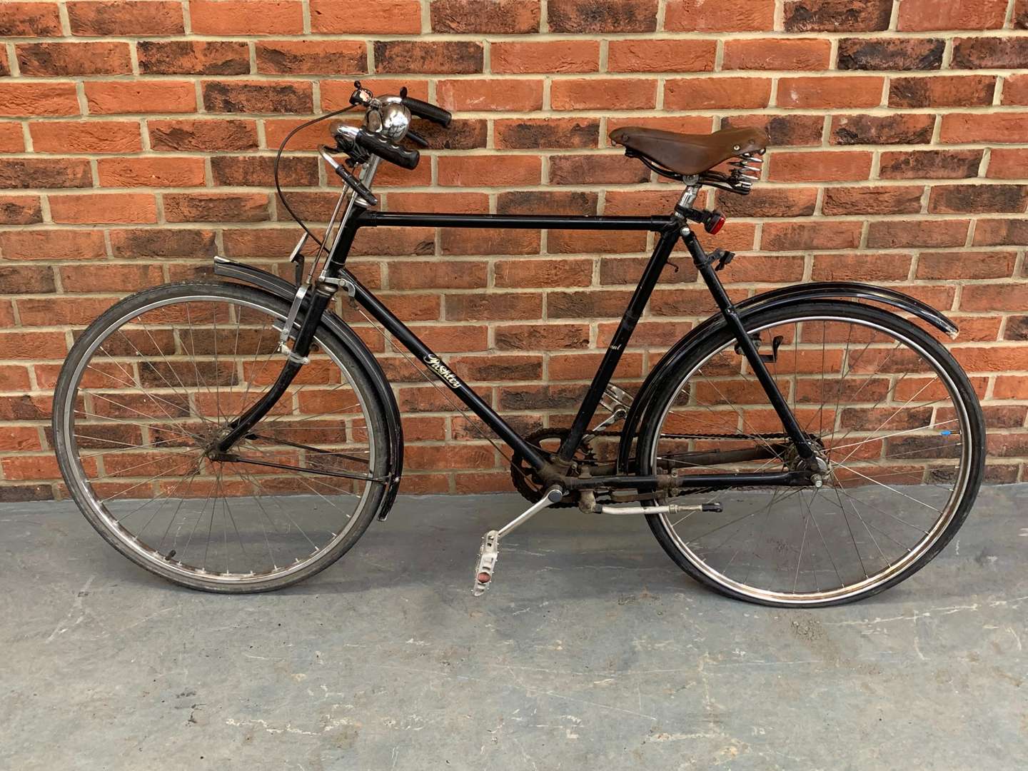 <p>Gents Pashley Bicycle With Brookes Saddle</p>